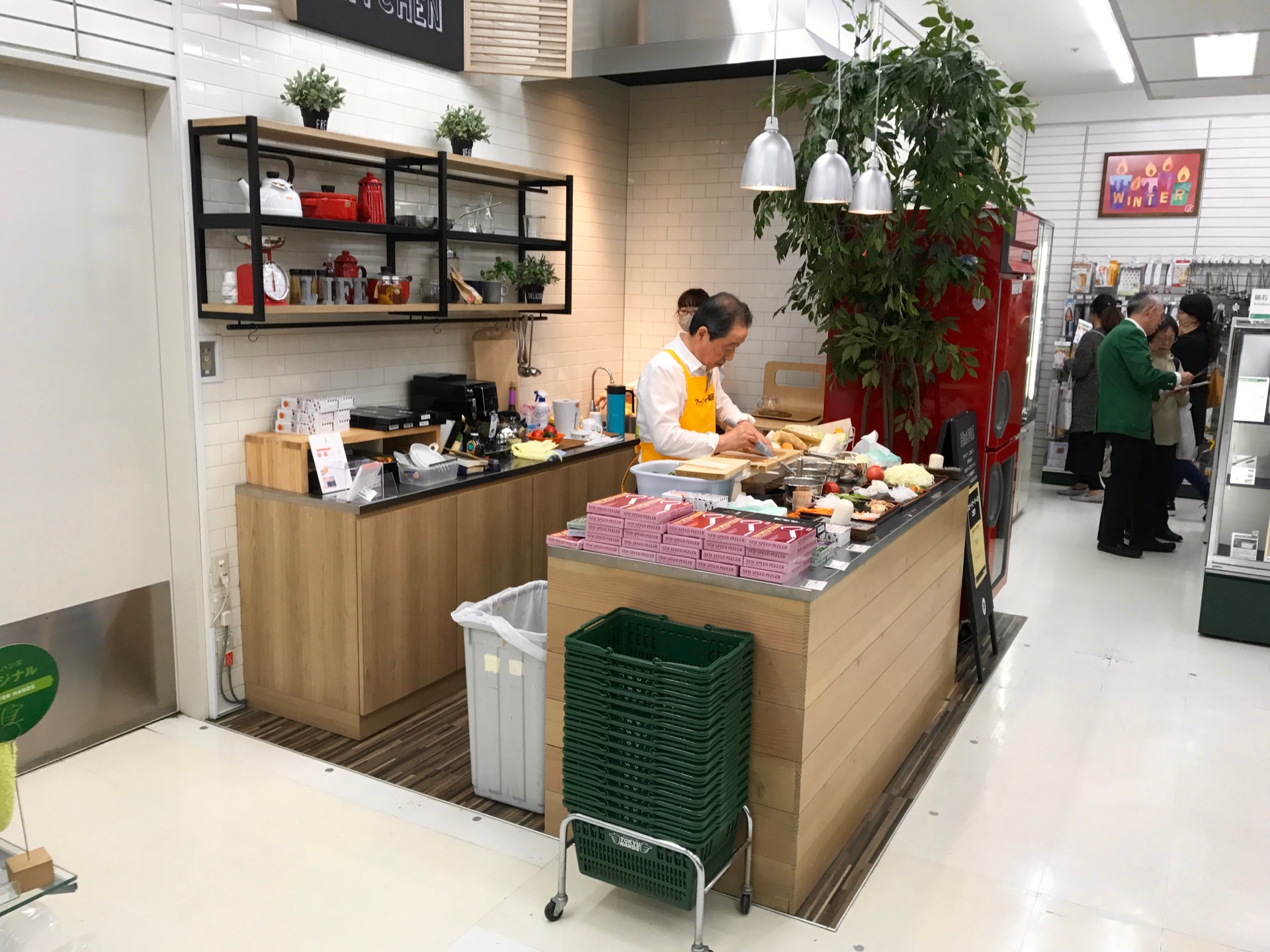 JAPAN-2016-08-076 JAPAN-2016-08-076