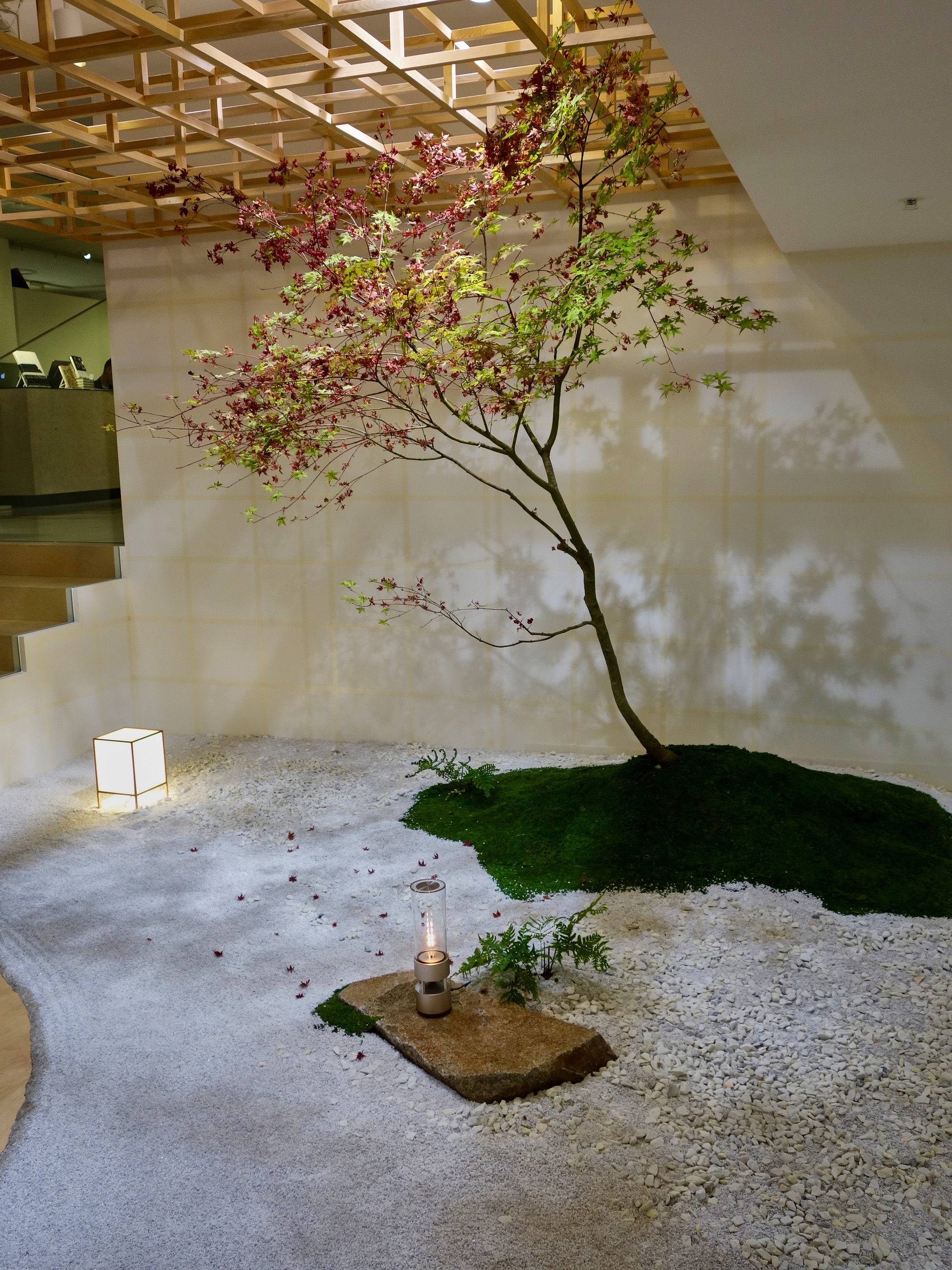 JAPAN-2016-09-83 JAPAN-2016-09-83